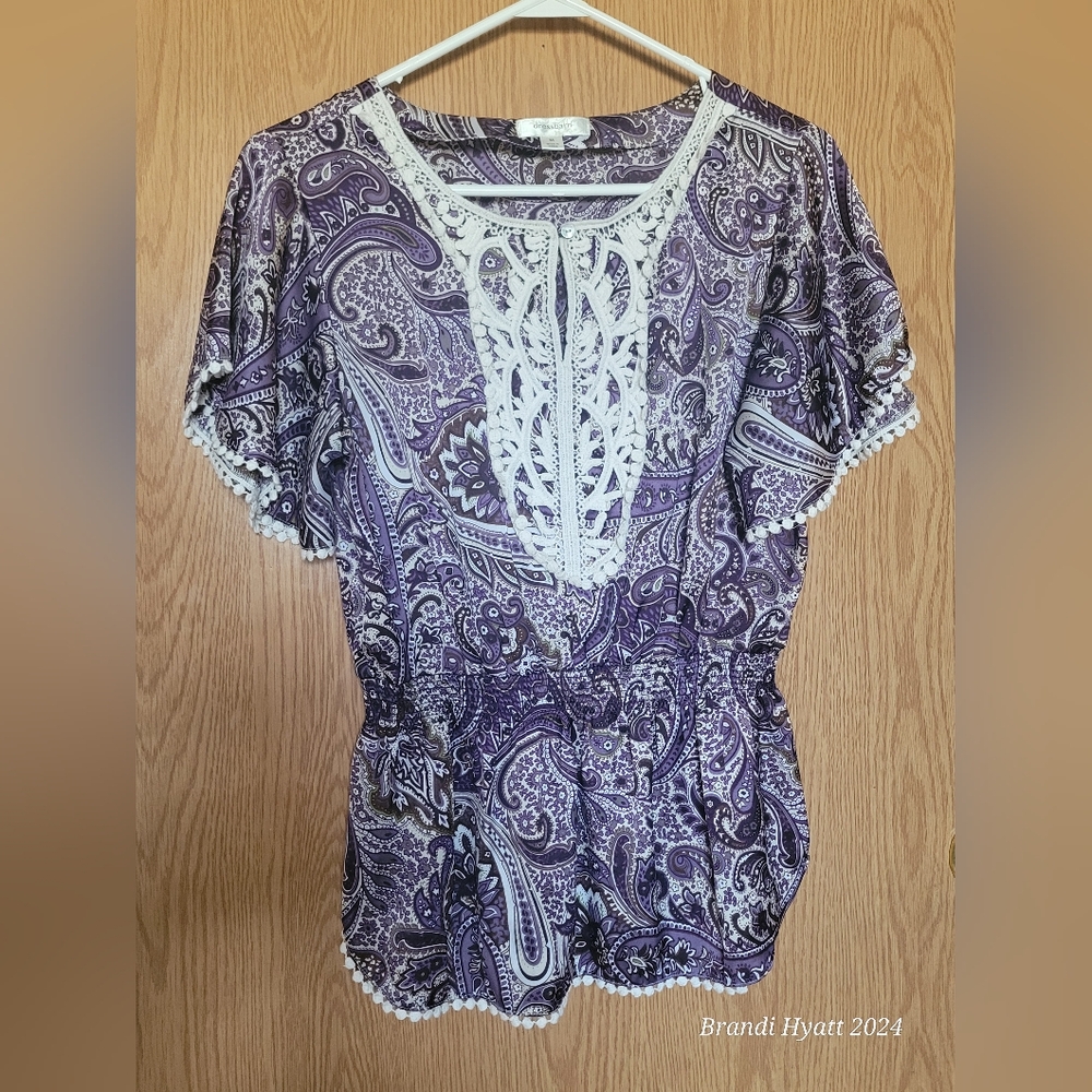 Dressbarn Short Bell Sleeve Blouse Crochet Neckline gathered waiste